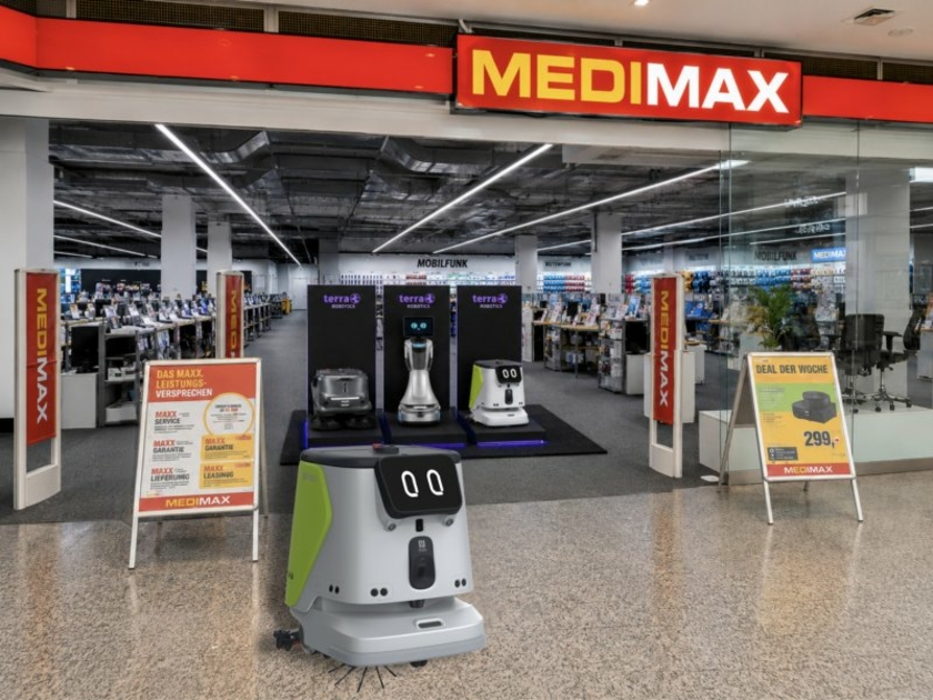ElectronicPartner-MEDIMAX-Robotik-Mock-up-1-Copyright-ElectronicPartner-Handel-SE.jpeg