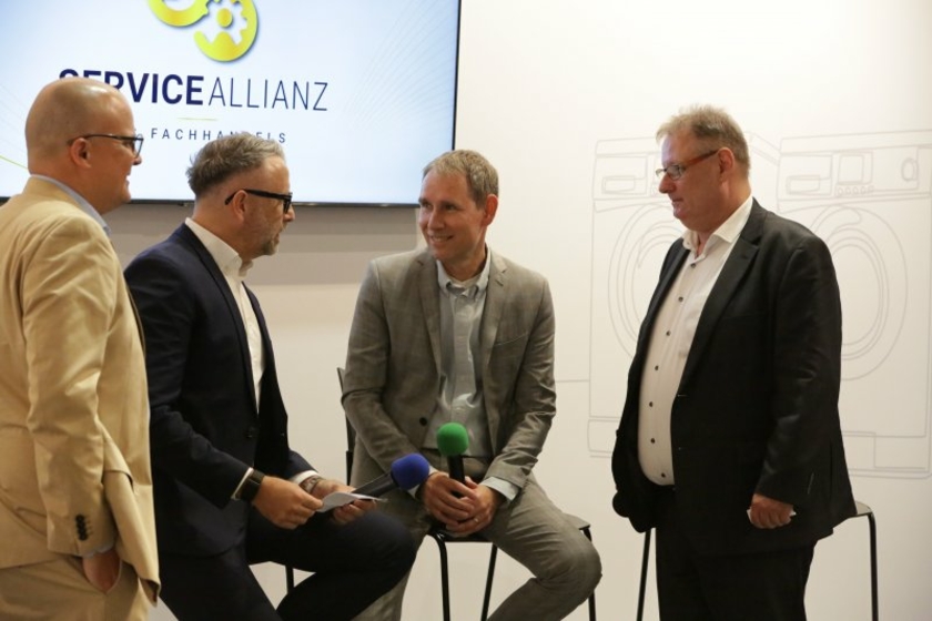 Service-Allianz-Pressegespraech-IFA-Copyright-ElectronicPartner.jpg