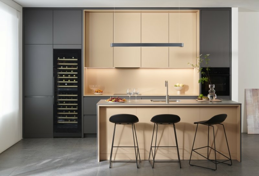 Amica-Weinkuehlschrank-WK-348.jpg