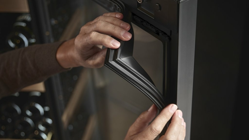 Liebherr-Door-Seal-Copyright-Liebherr.jpg