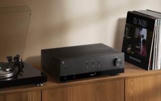 Yamaha-R200A-Copyright-Yamaha-Music-Europe-GmbH.jpg
