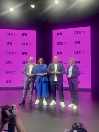 GFU-Abschied-Warneke-Copyright-Meisenbach-GmbH.jpeg