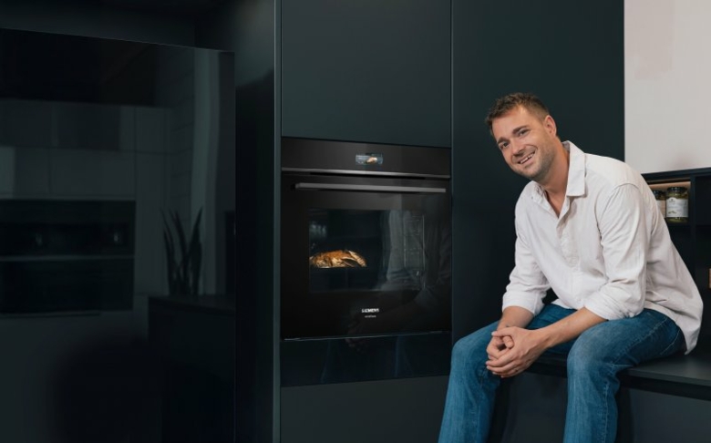 Aktion zu 100 Jahre Siemens-Backöfen